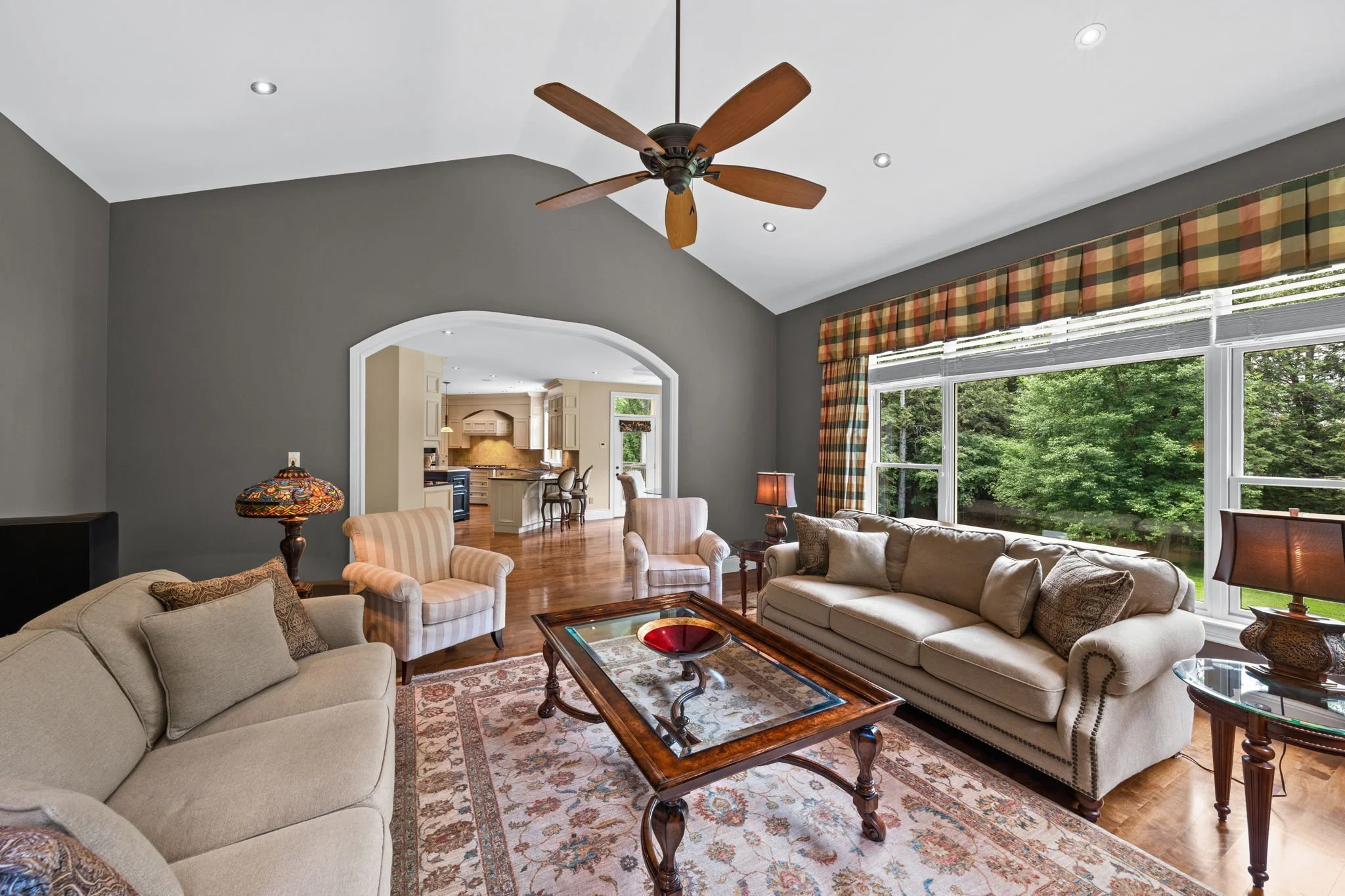 27-web-or-mls-140 Lady Lochead Lane-23.jpg