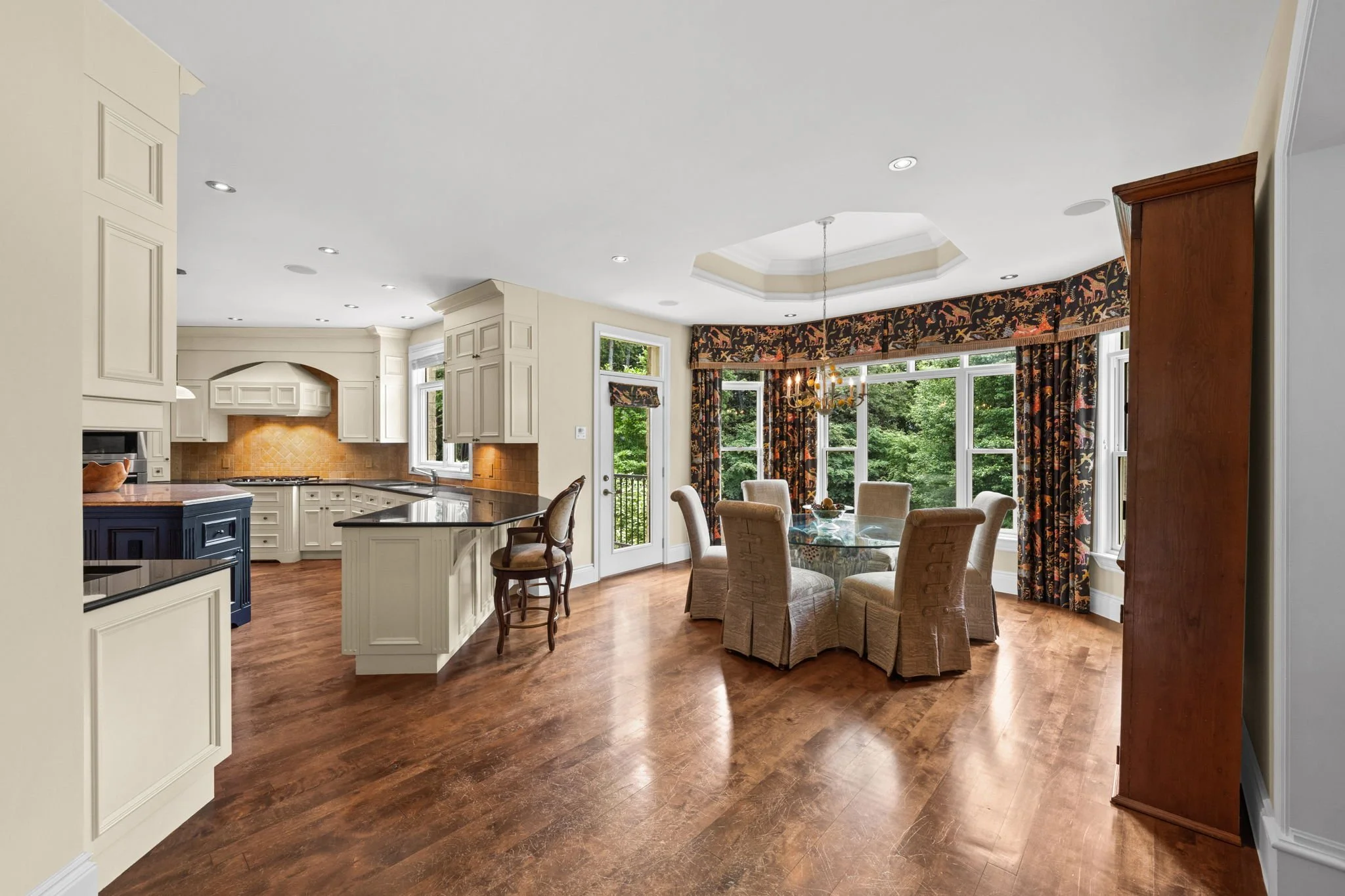 29-web-or-mls-140 Lady Lochead Lane-25.jpg