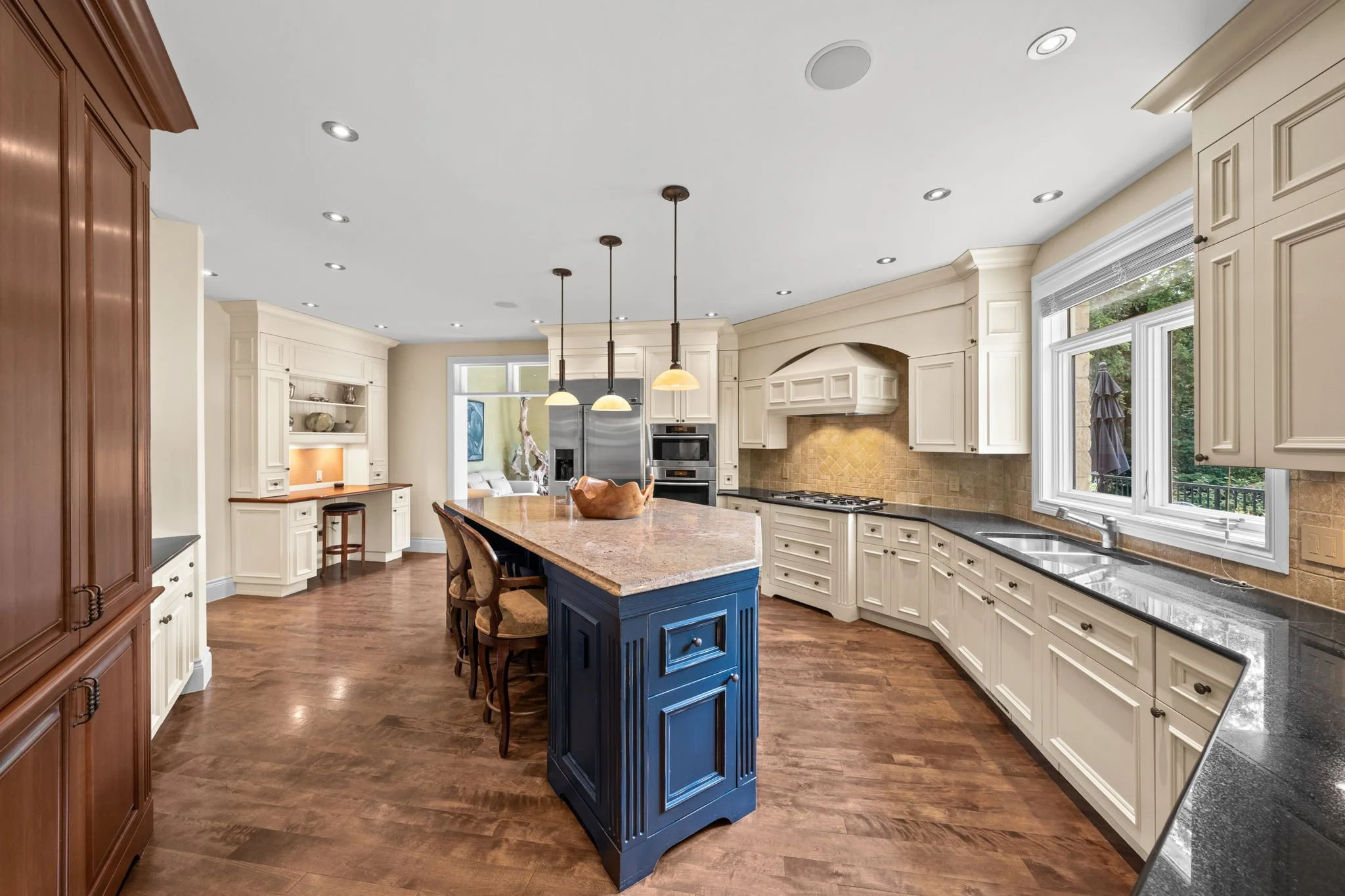31-web-or-mls-140 Lady Lochead Lane-27.jpg