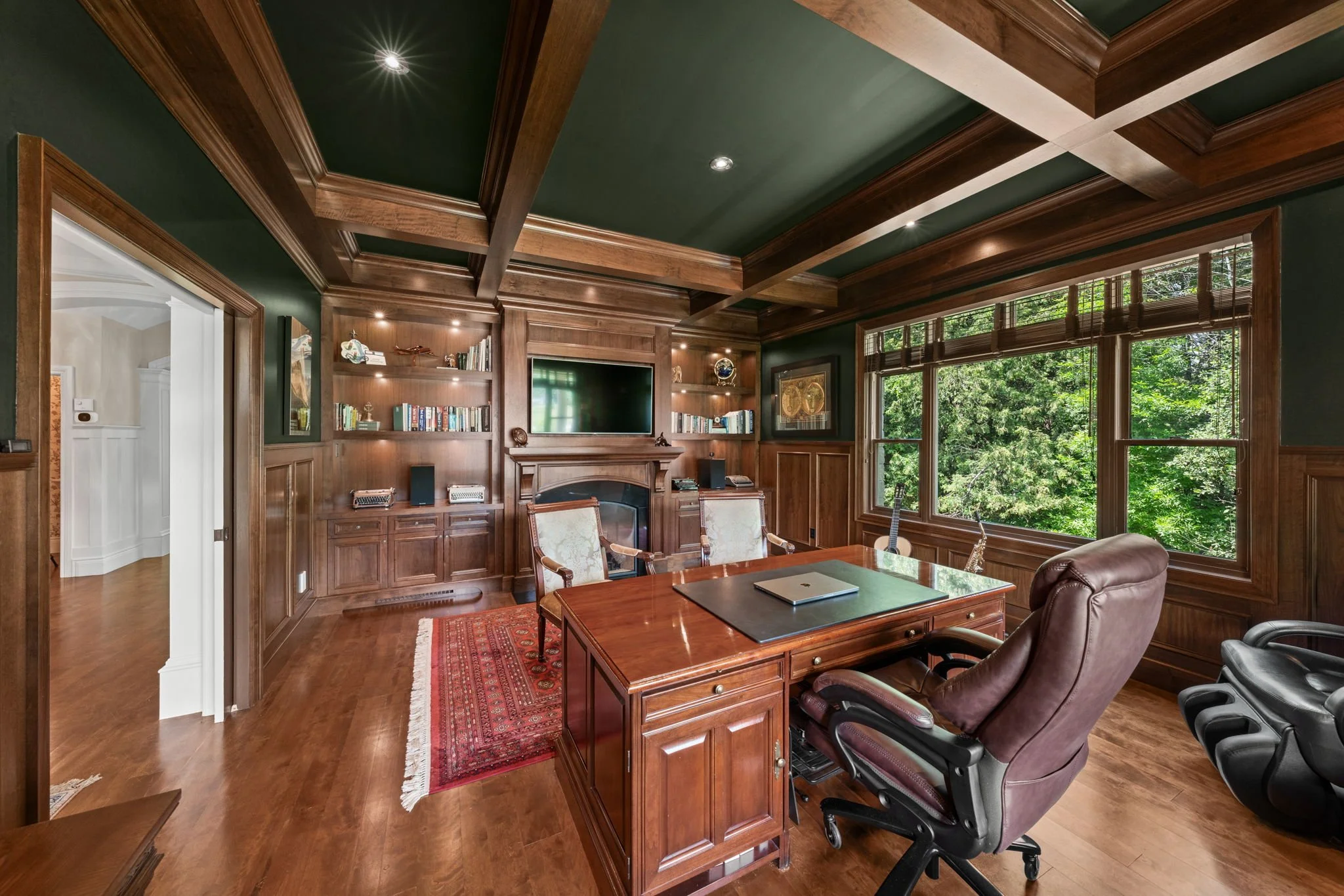 47-web-or-mls-140 Lady Lochead Lane-42.jpg