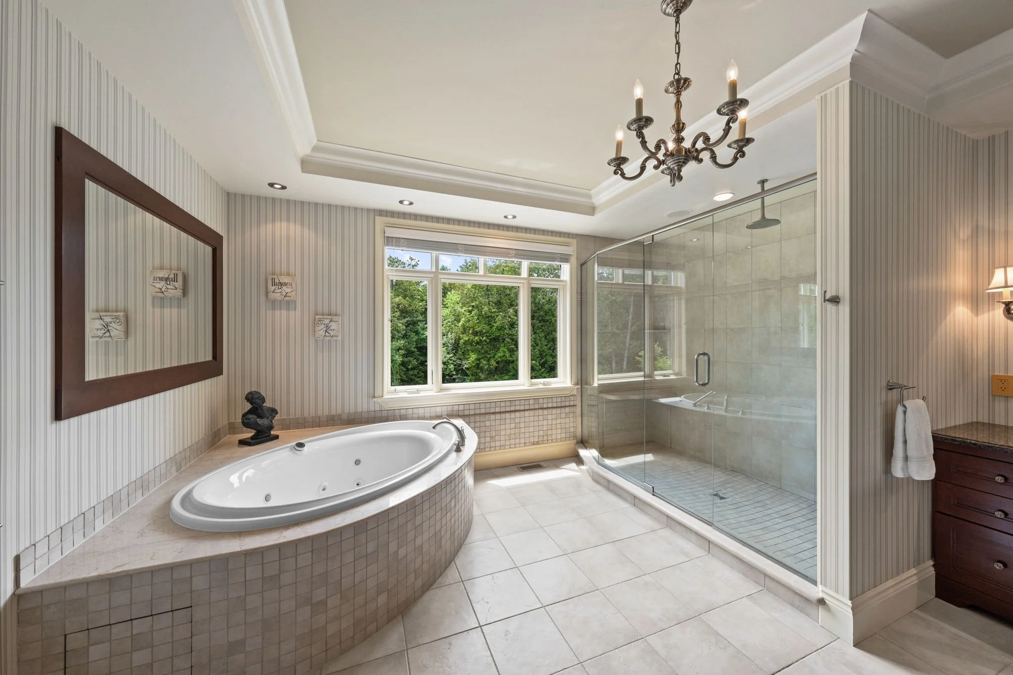 60-web-or-mls-140 Lady Lochead Lane-57.jpg