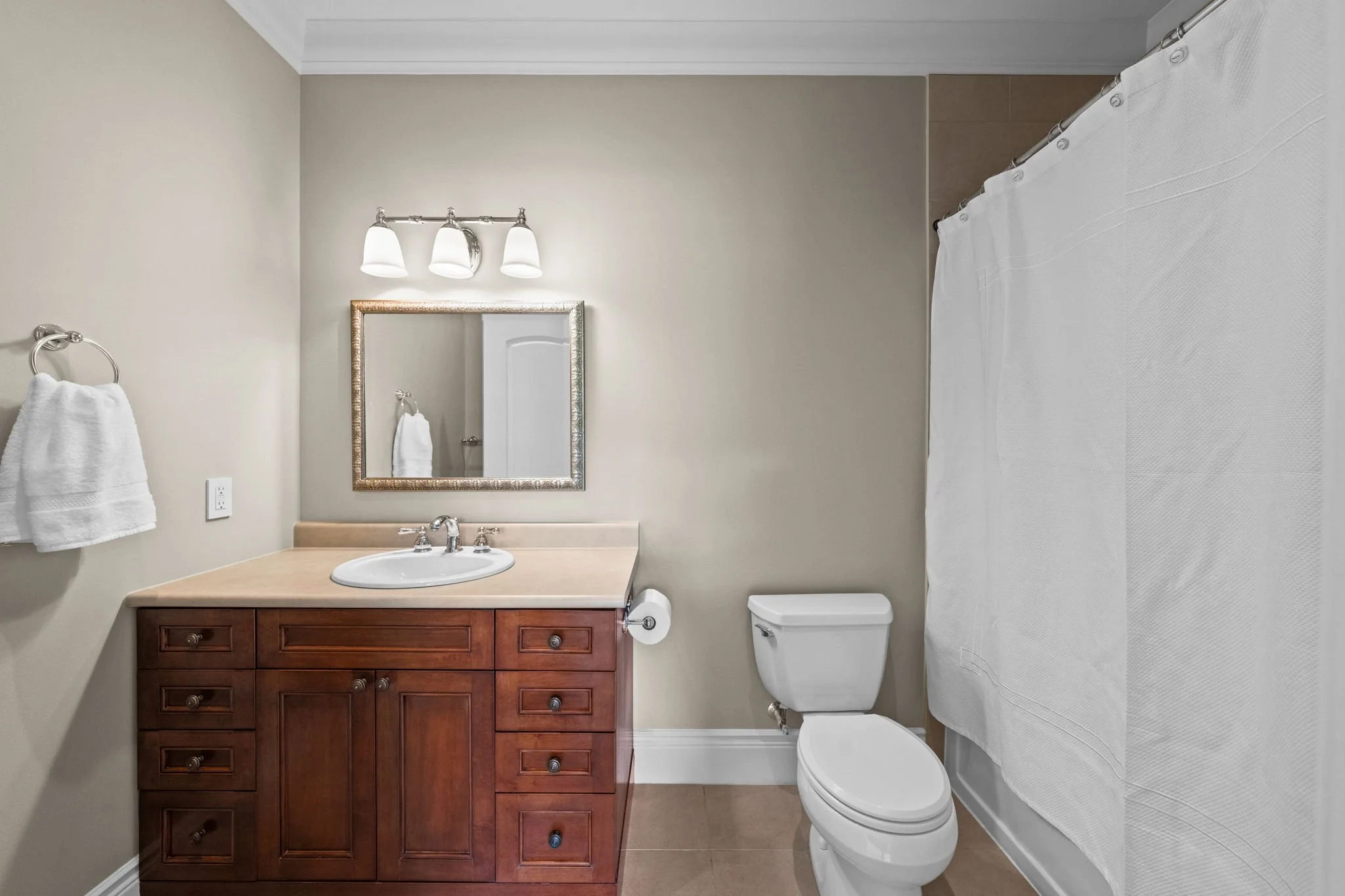 68-web-or-mls-140 Lady Lochead Lane-54.jpg
