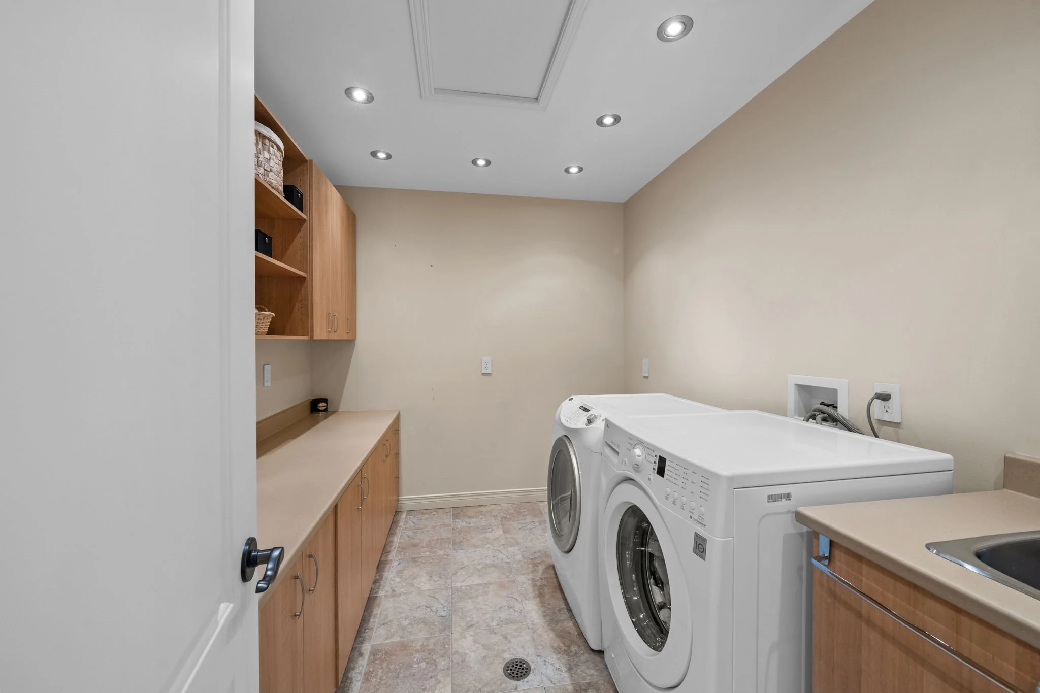 69-web-or-mls-140 Lady Lochead Lane-59.jpg