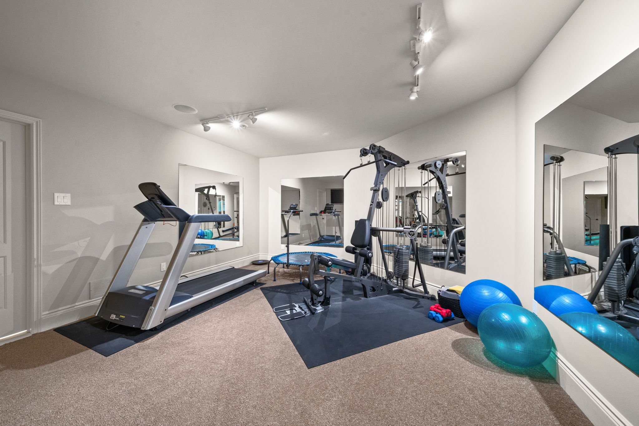 90-web-or-mls-140 Lady Lochead Lane-106.jpg