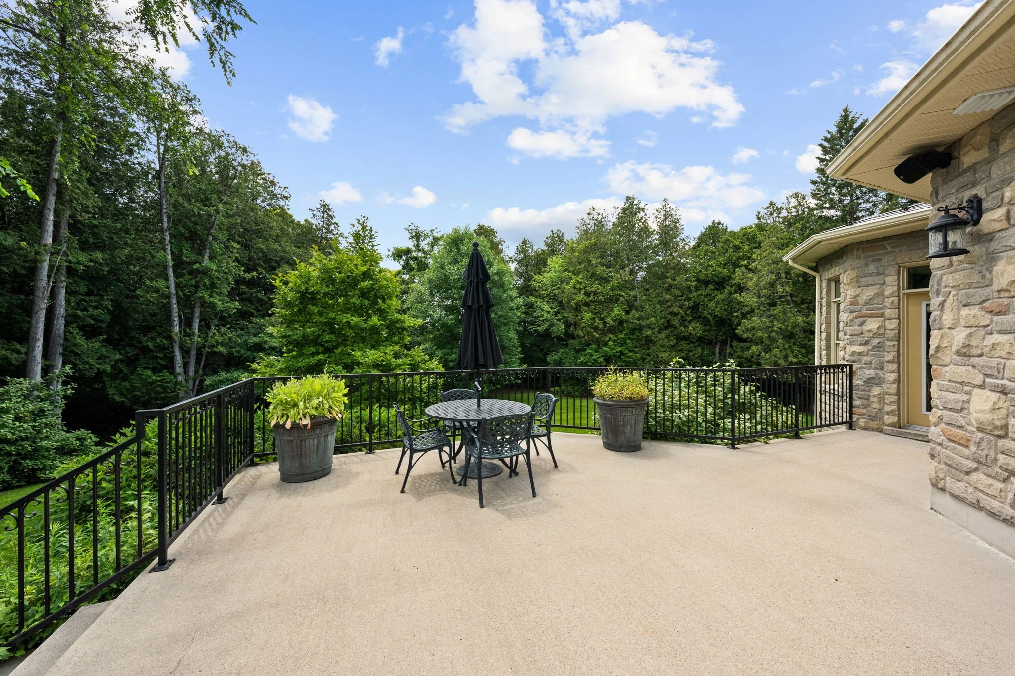 92-web-or-mls-140 Lady Lochead Lane-69.jpg