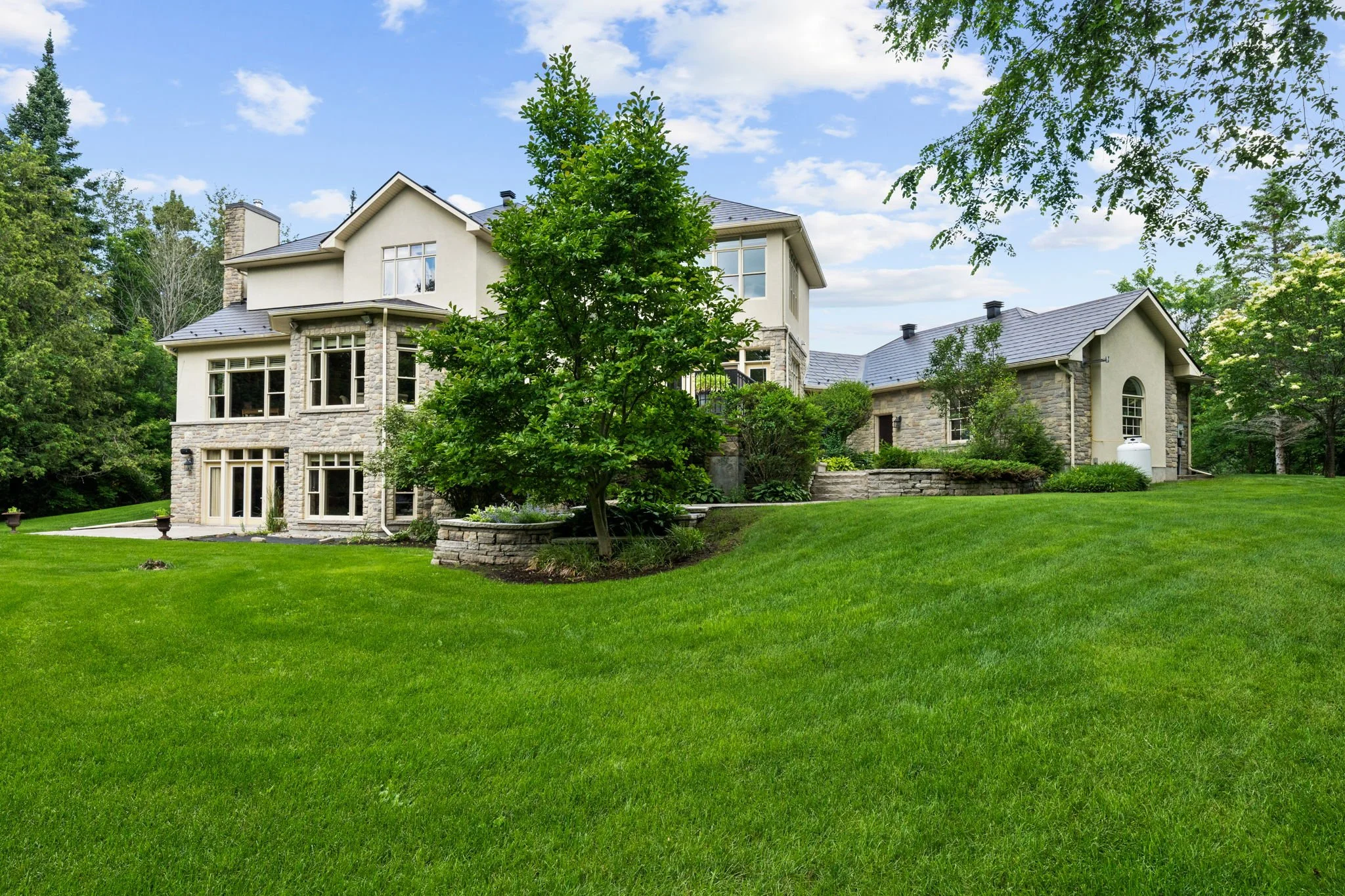94-web-or-mls-140 Lady Lochead Lane-71.jpg