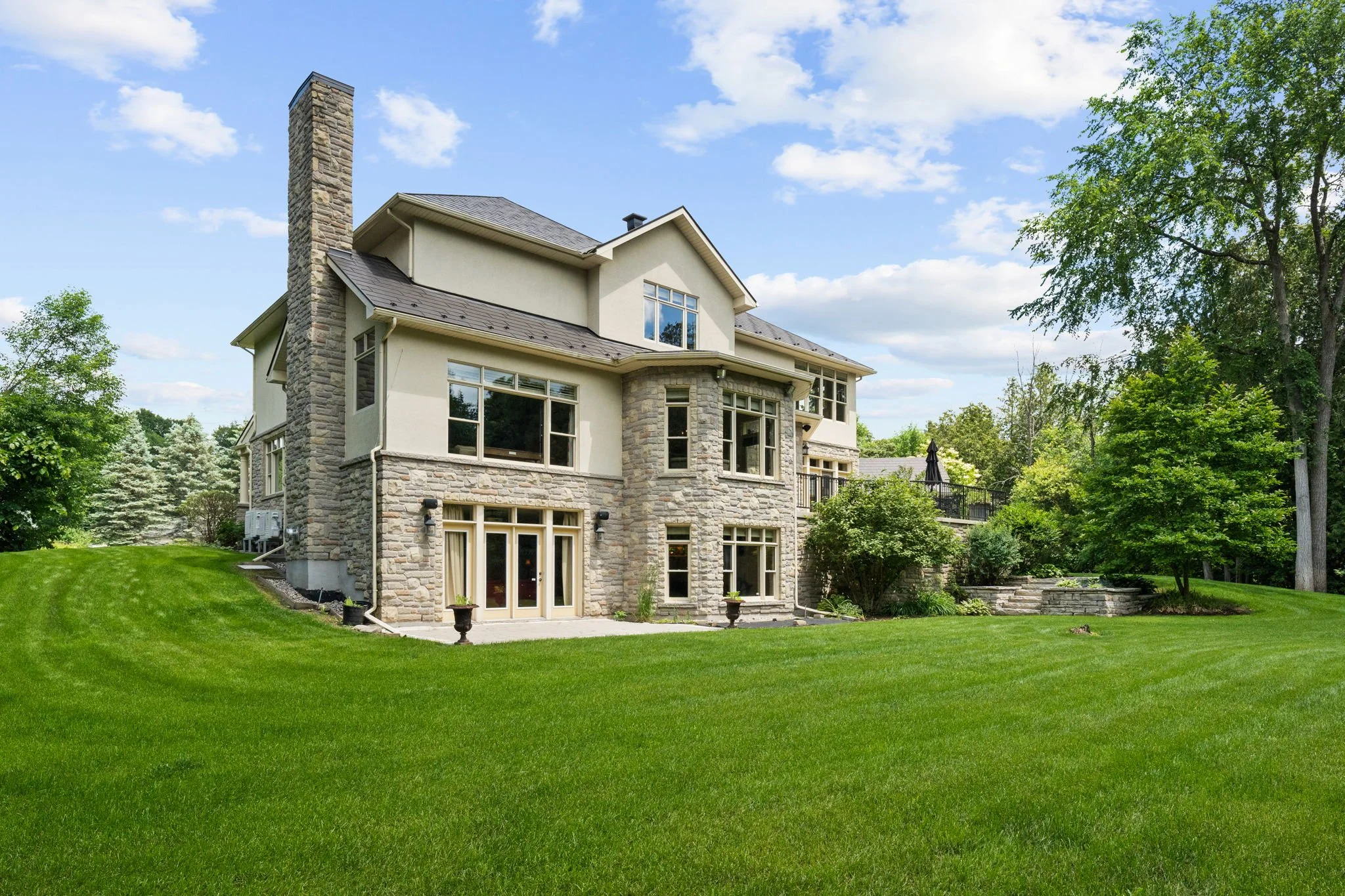 96-web-or-mls-140 Lady Lochead Lane-73.jpg