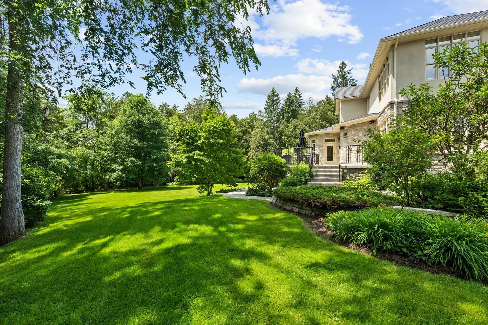 99-web-or-mls-140 Lady Lochead Lane-76.jpg