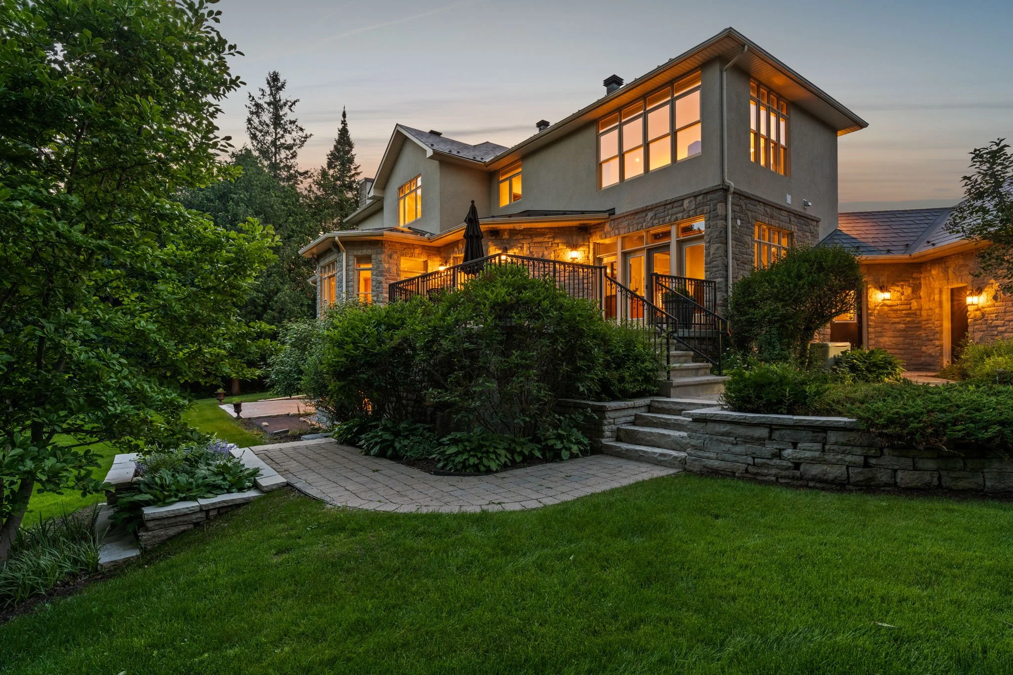 102-web-or-mls-140 Lady Lochead Lane-83.jpg