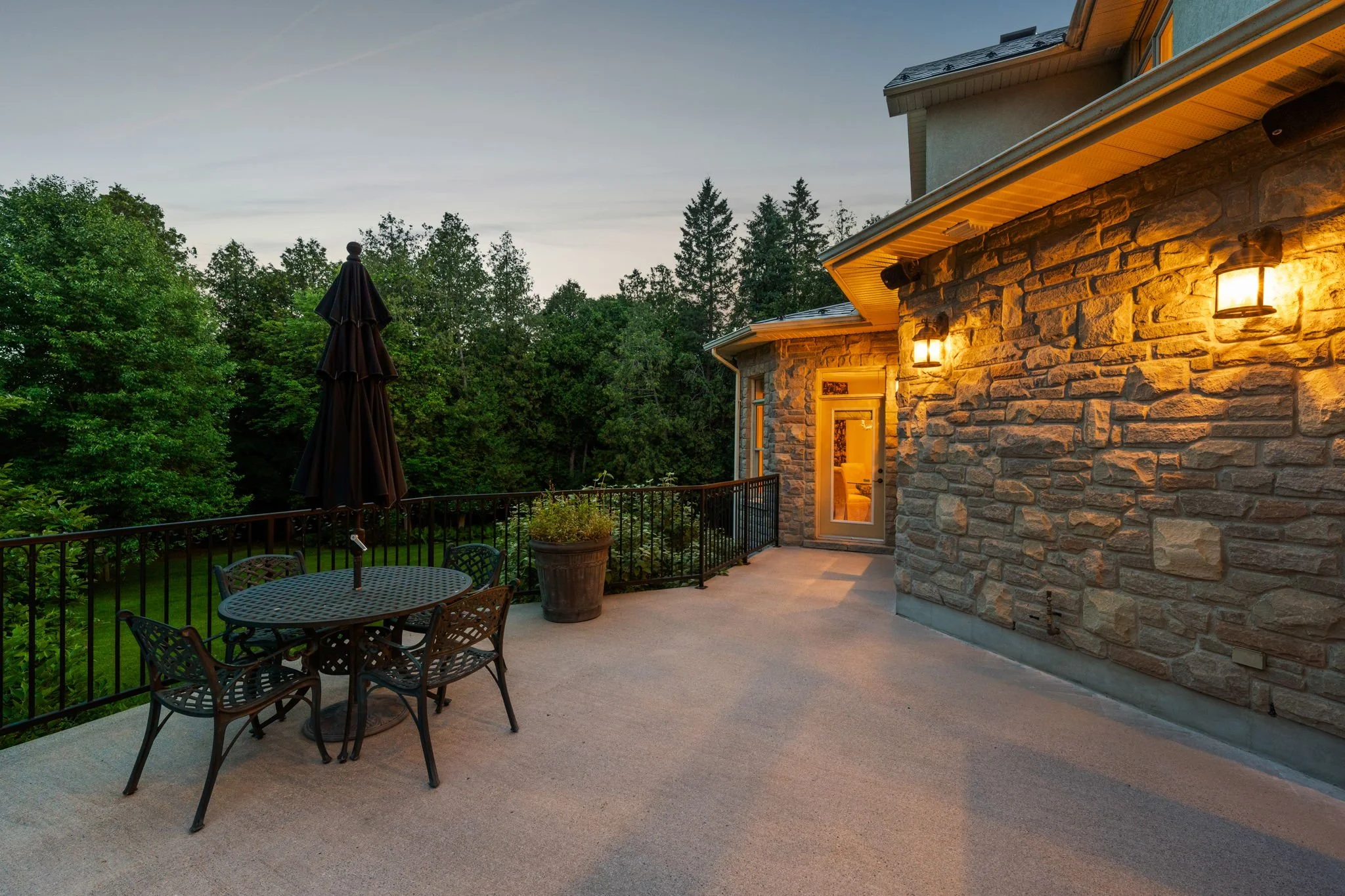 103-web-or-mls-140 Lady Lochead Lane-84.jpg