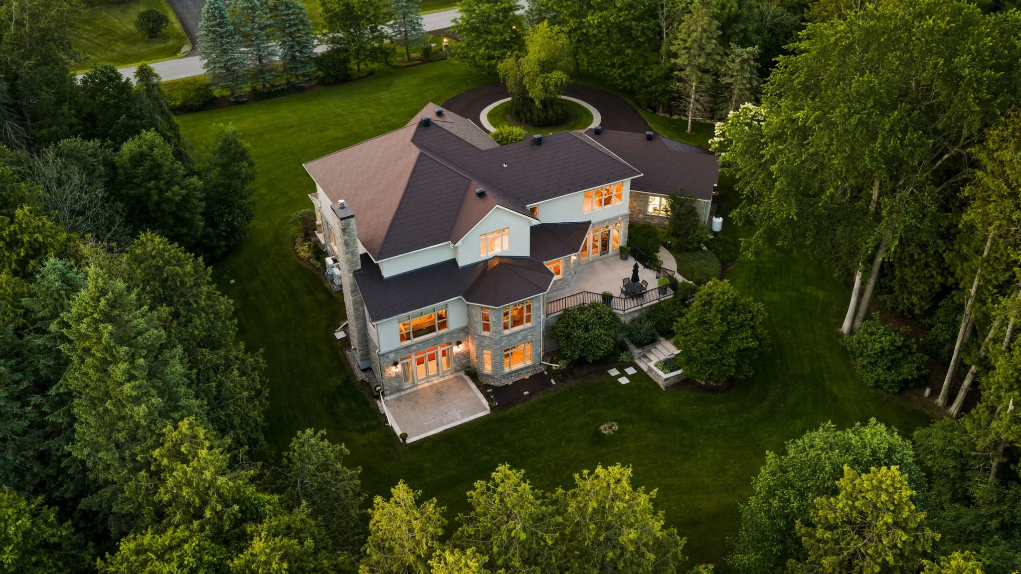 106-web-or-mls-140 Lady Lochead Lane-14.jpg