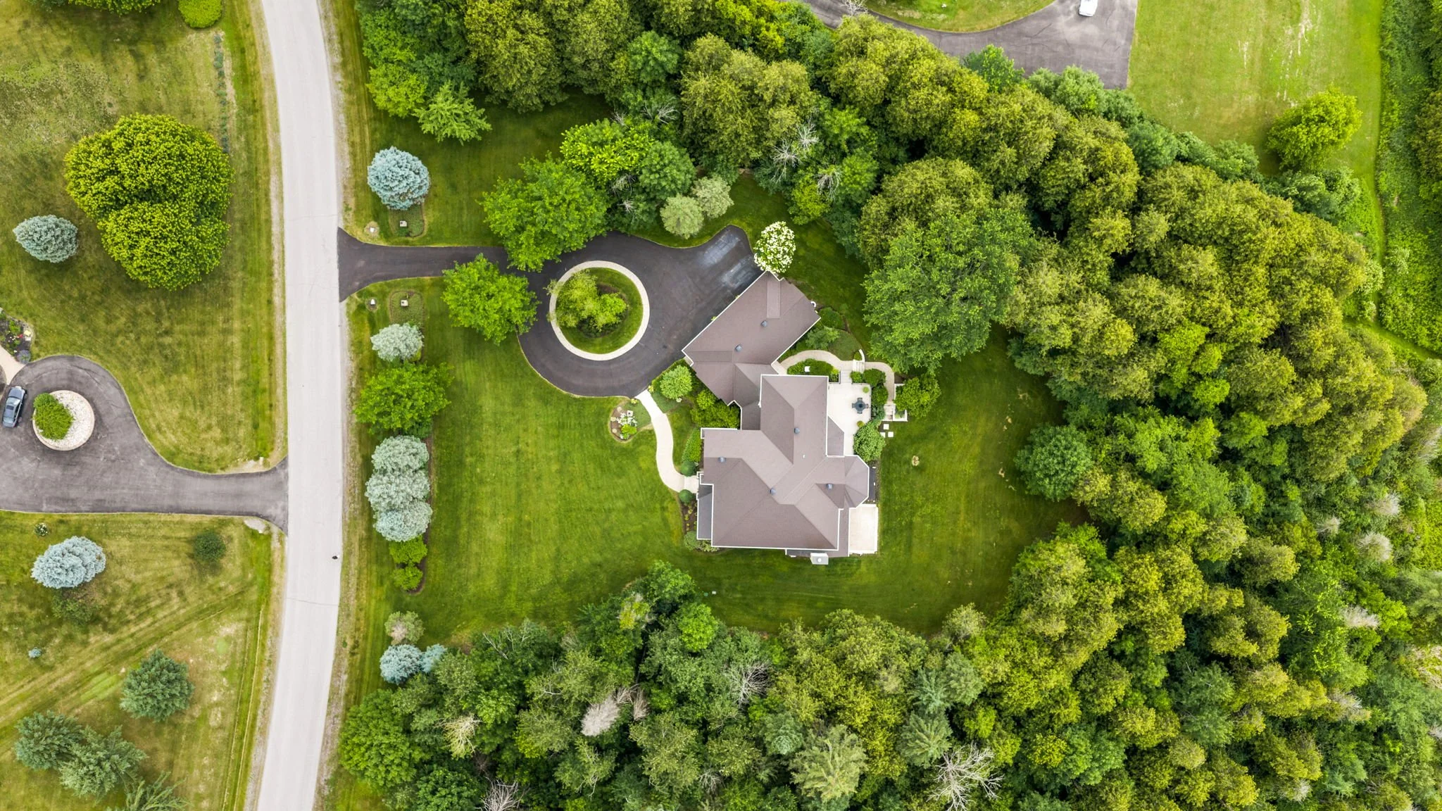 109-web-or-mls-140 Lady Lochead Lane-2.jpg