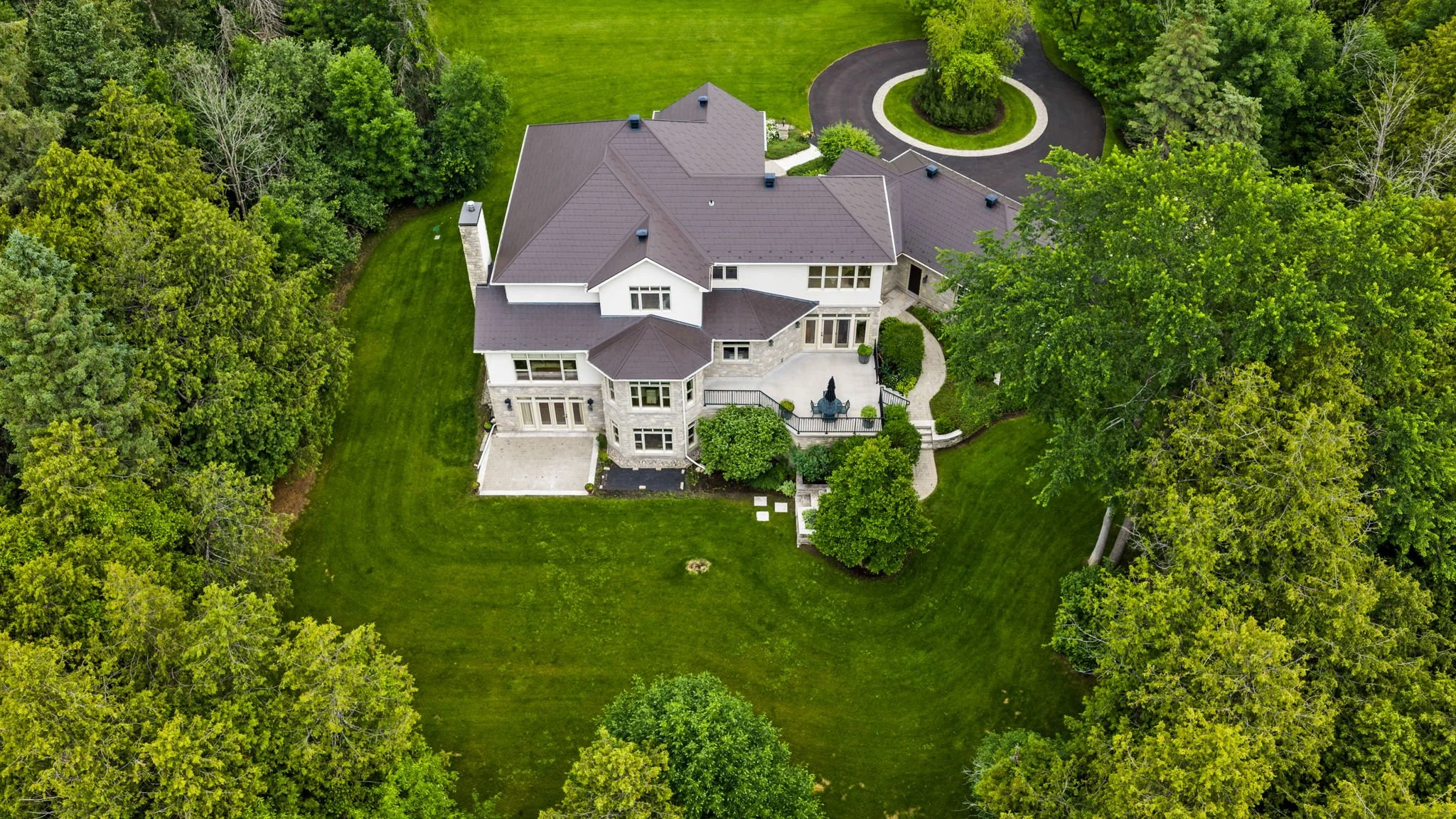 112-web-or-mls-140 Lady Lochead Lane-6.jpg