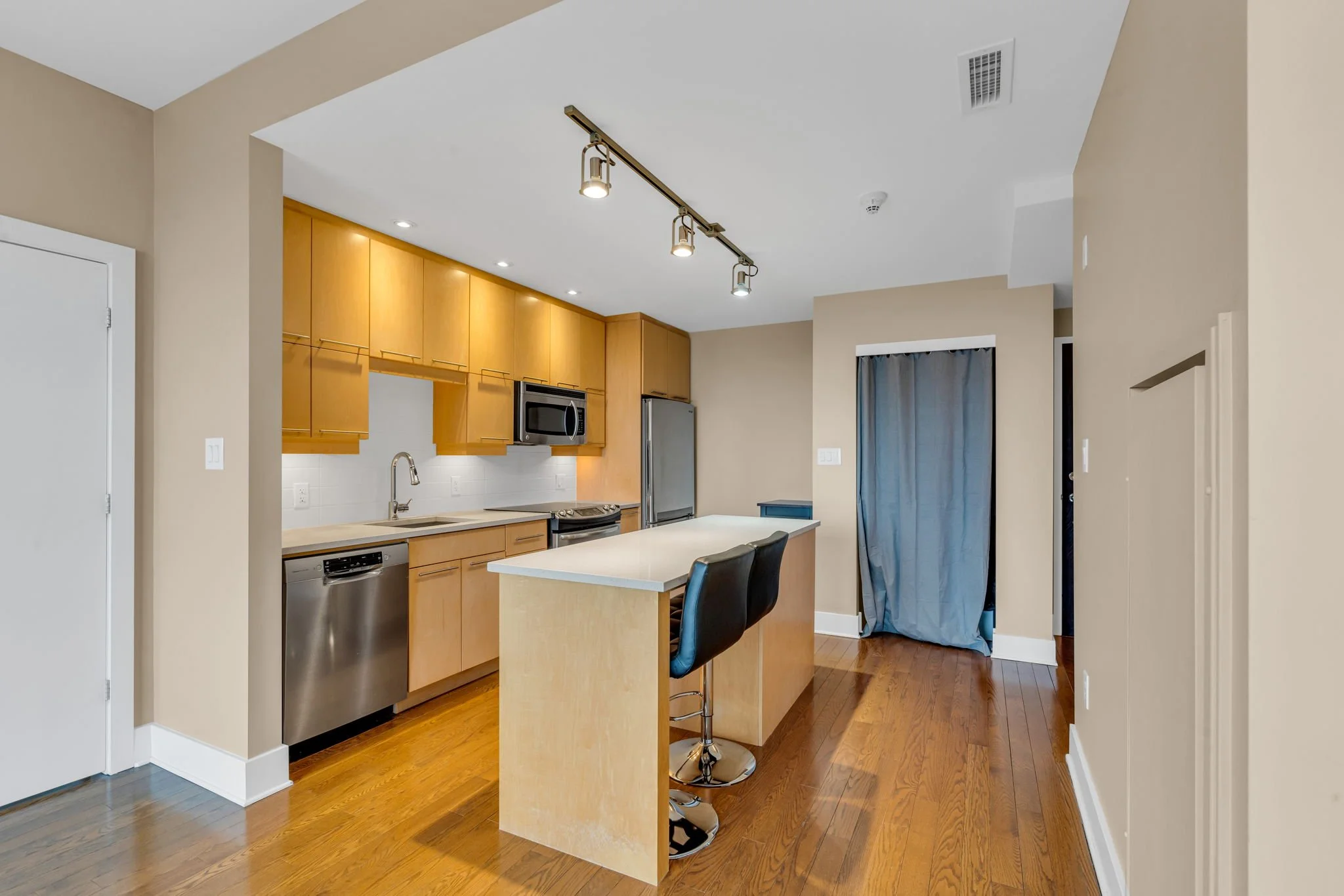 6-web-or-mls-101-richmond-rd-511.jpg