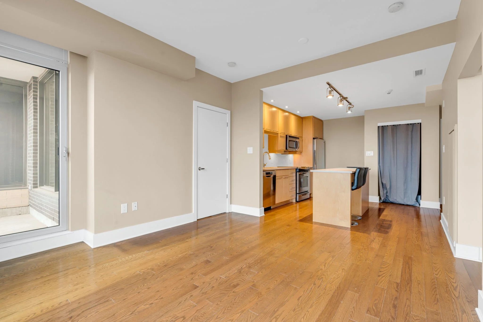 11-web-or-mls-101-richmond-rd-511.jpg