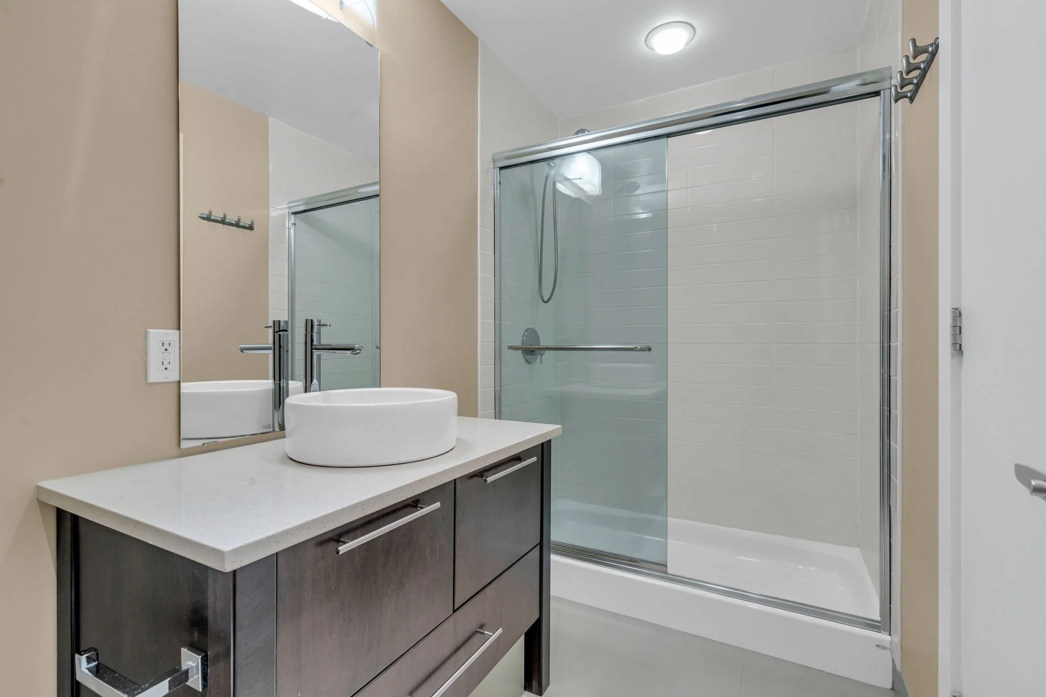 17-web-or-mls-101-richmond-rd-511.jpg
