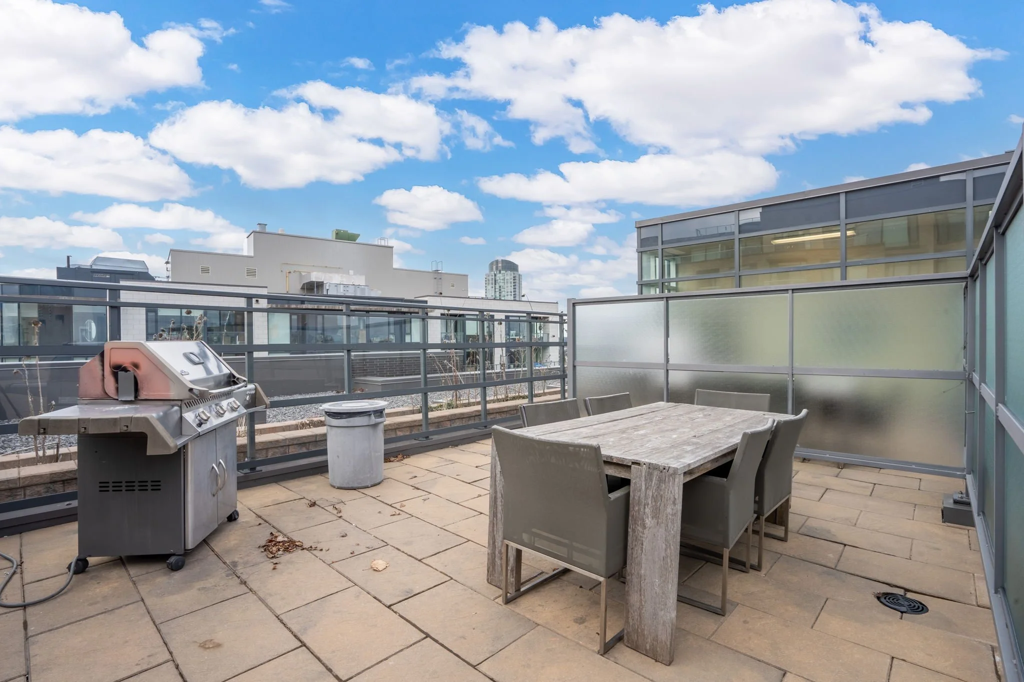 33-web-or-mls-101-richmond-rd-511.jpg