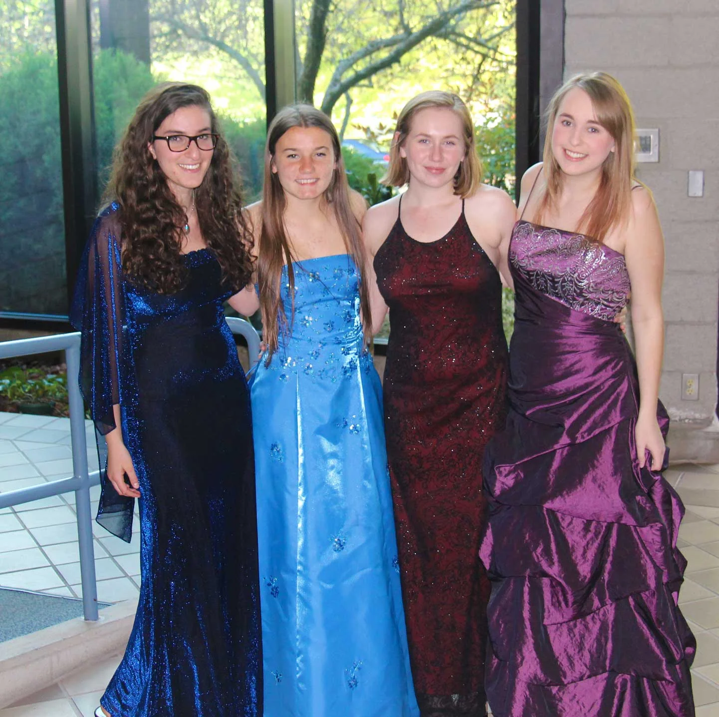 4-girls-prom-dresses.jpg