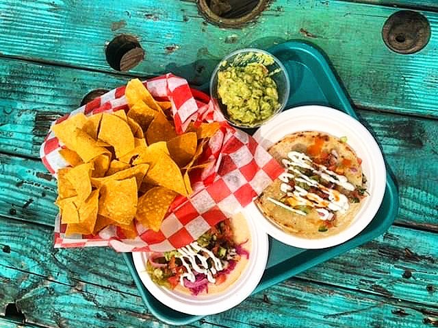 Our new bffs @cheapfoodies posted this and we thought it looked really good so we had to share. Feeling cute, def won&rsquo;t delete later 🙌🌮😘
.
.
.
.
.
#nyc #governorsisland #drinkingnyc #nyccraftbeer #beerlove #beerlover #beerme #beergeek #beert