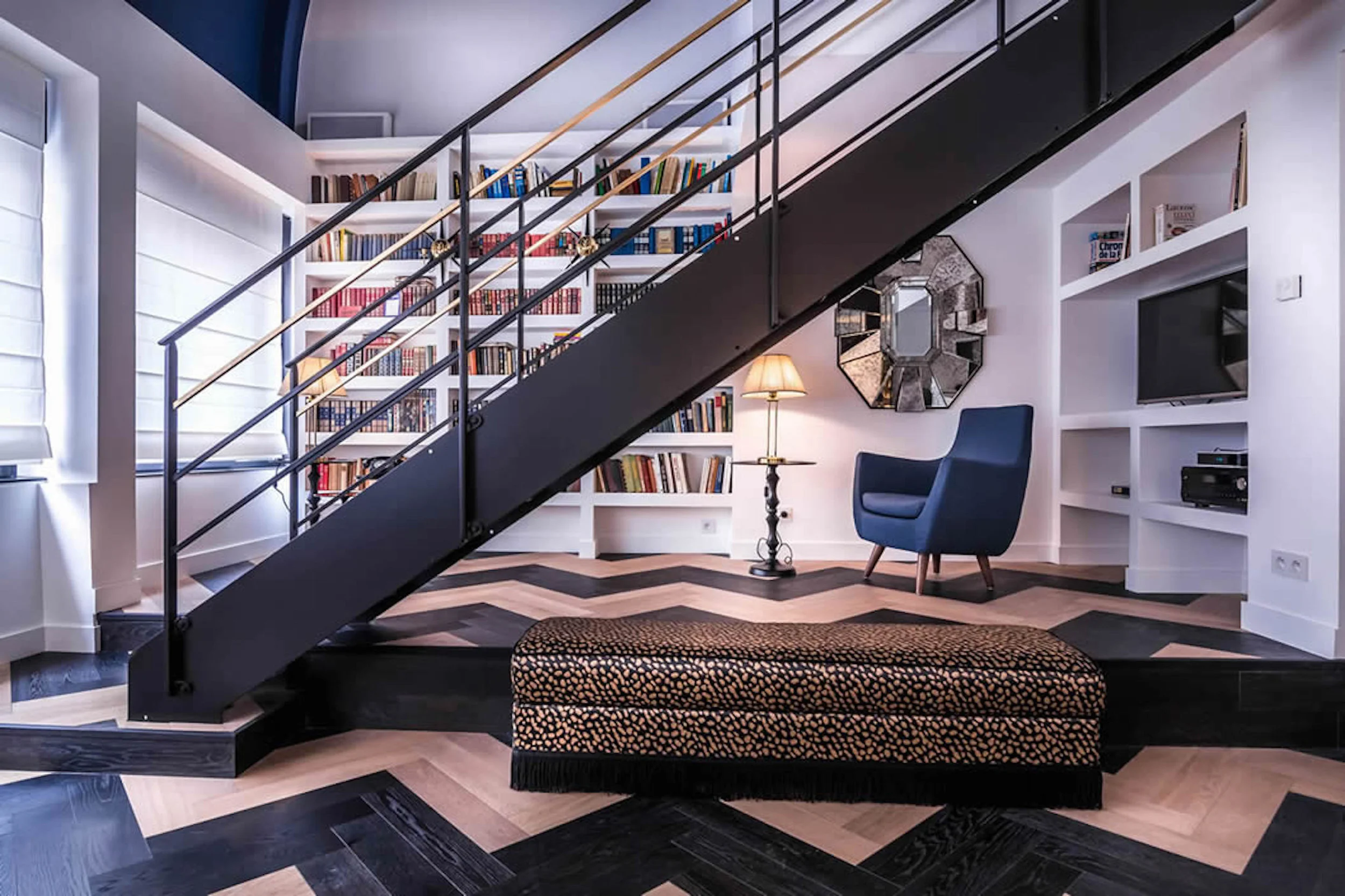 Midnight-Suite-Living-Room-4.jpg