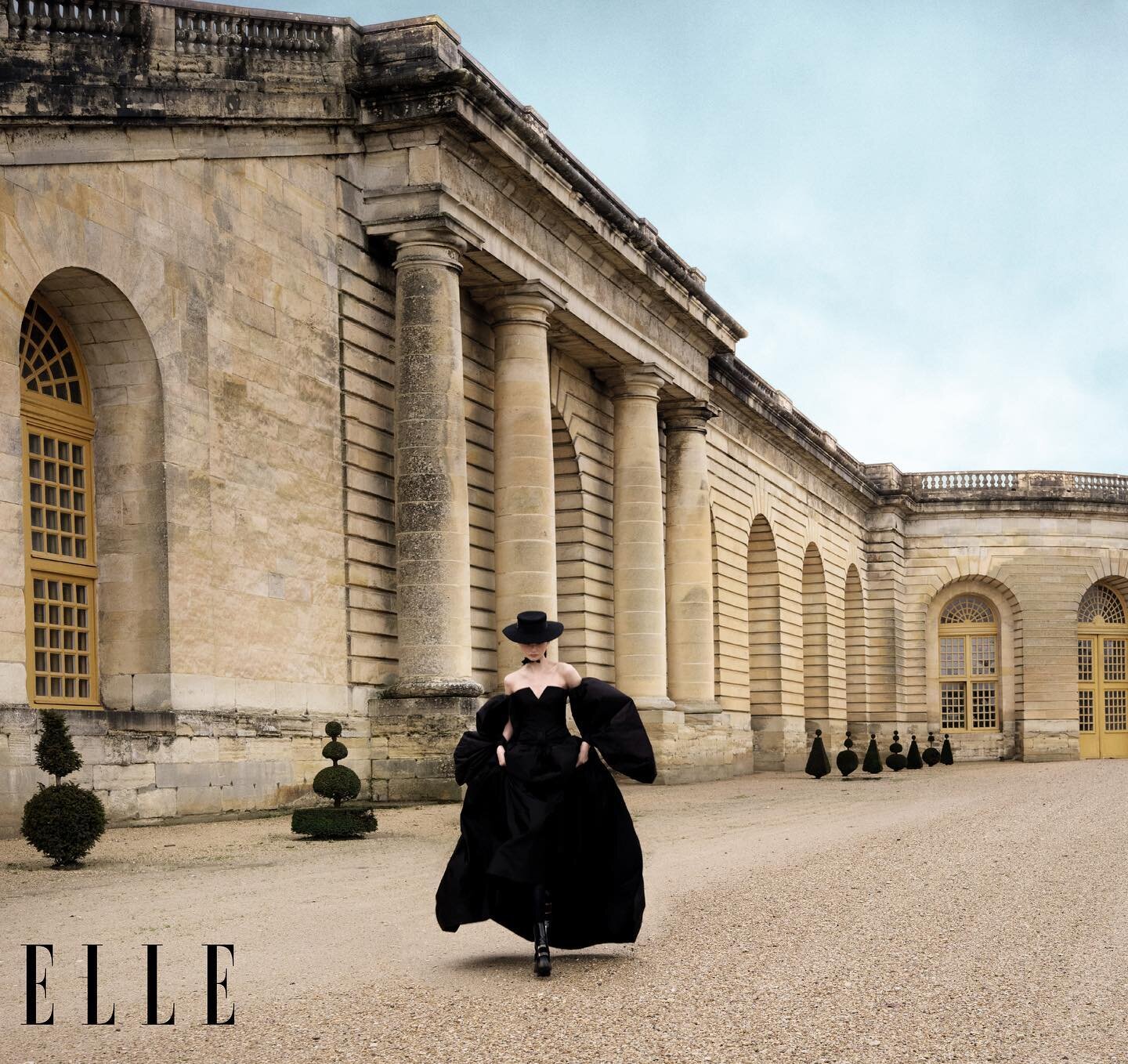 Versailles story @ellechina #featuring @alexismabille #blackhautecouturegown #versaillesgardens #versaillespalace #model @heconghc #shotby @chenman #thanks @jidequan #ellechina #boominapril