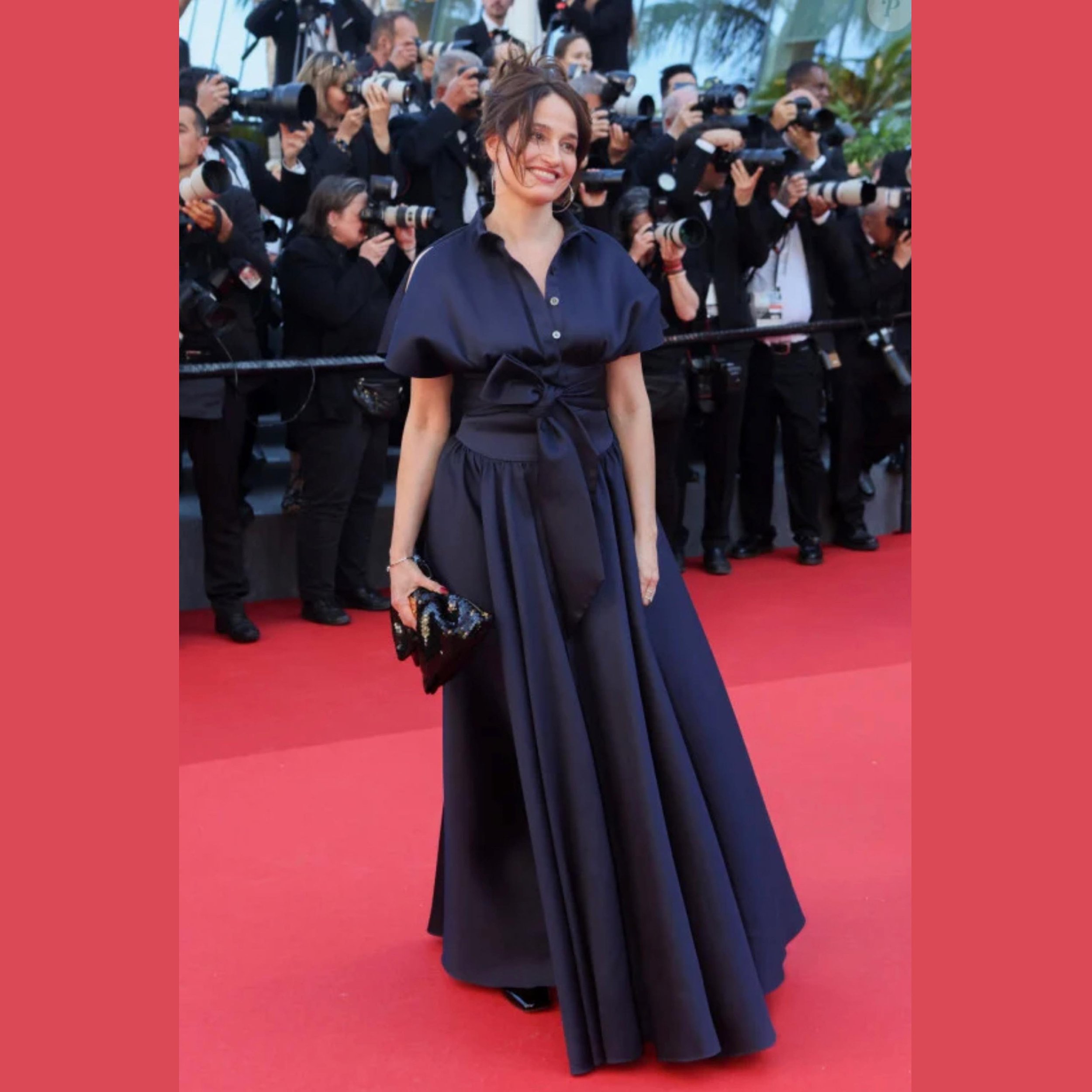 Marie Gillain @festivaldecannes @mariegillainofficiel #wearing @alexismabille #eveningdress #redcarpet #tapisrouge #festivaldecannes #frenchelegance #alexismabille