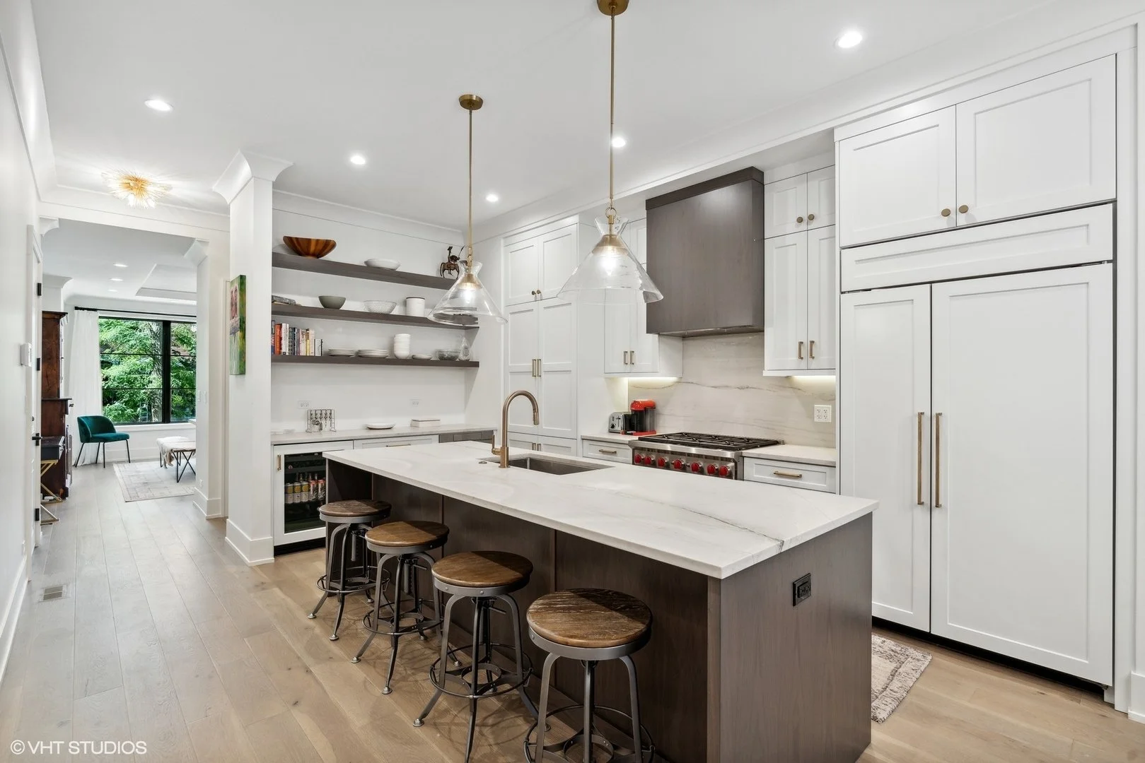 HD_1665499939153_04_2541NWayne_1N_177001_Kitchen_MRED_2000x1333.jpeg