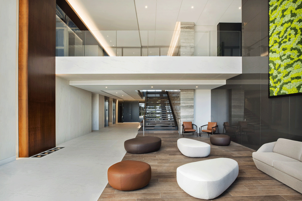 Lifestyle of people in lobby, architecture lifestyle photographer, interior photographer, los angeles architectural photographer