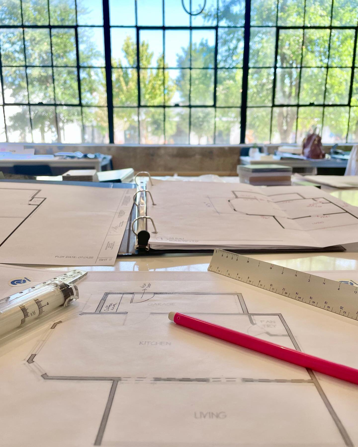 It was a week of space-planning with a lot of trace paper and small-scale dreaming on paper&hellip;🙇🏻&zwj;♀️✏️📐🤔
&bull;
Hoping this is another miracle in the making!!🤩
&bull;
&bull;
&bull;
#spaceplanning #floorplan #getitrightonpaper #kitchendes