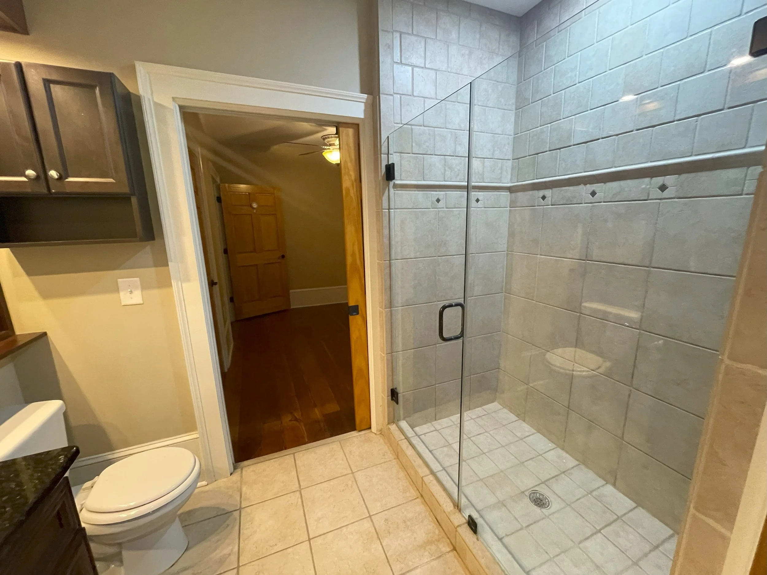 Bathroom 2.jpeg
