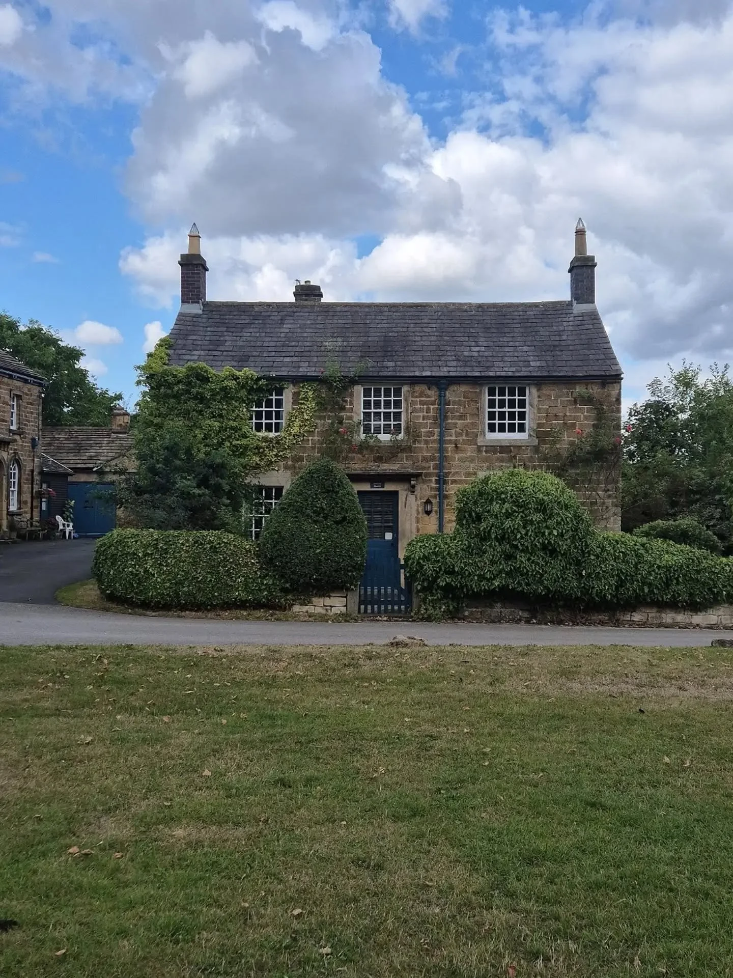 Some favourite countryside photos from past and present. And a couple from our stall at a recent market. 

A busy week ahead for us sorting new finds and gathering together a lovely collection for the next shop update. 

Plus a very much needed trip 