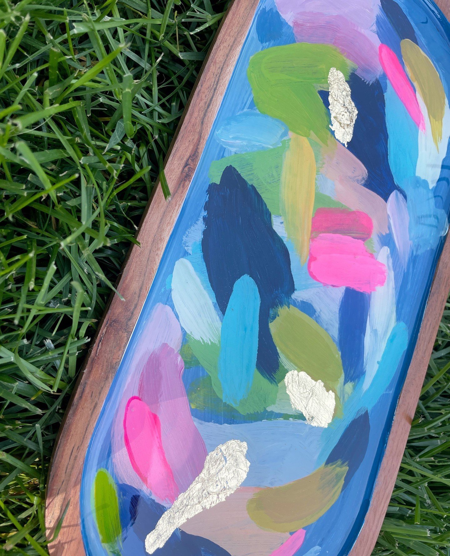 If you are looking for that special Mother&rsquo;s Day present, here it is! Don&rsquo;t settle for something ordinary when you can have something unique! ⁠
⁠
This tray and others are a part of my Spring tray collection at brookeerinharris.com. ⁠
⁠
#d
