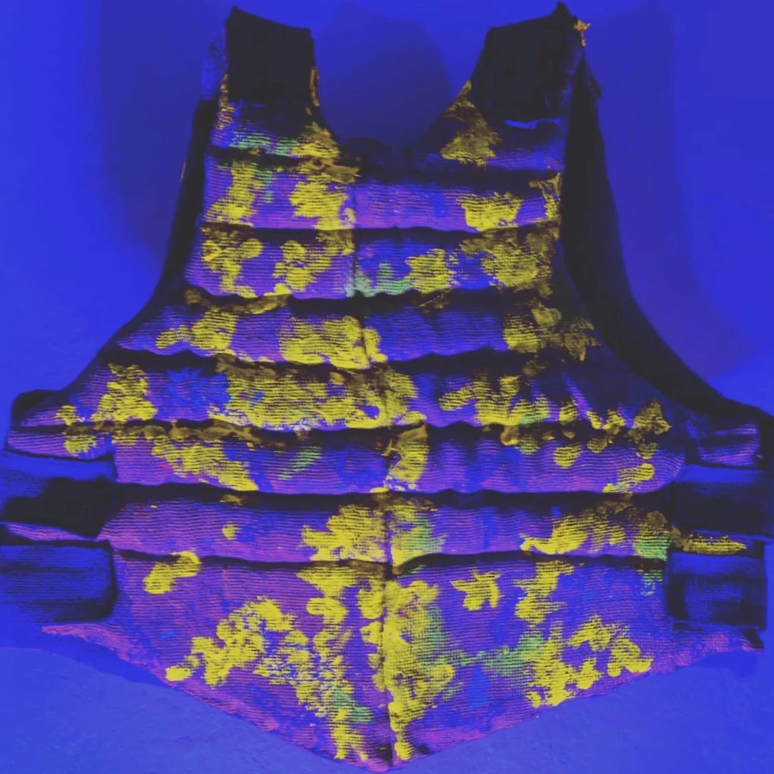 @artschoolscammer // vest collab with @shakira_javonni