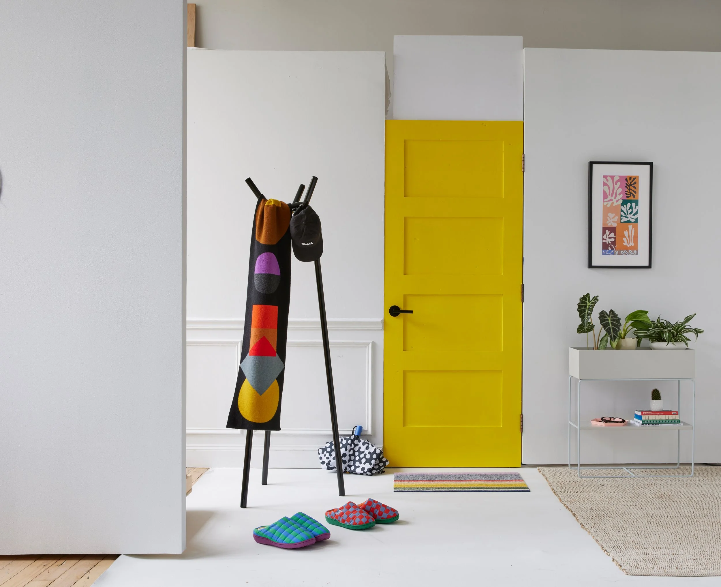 10_ENTRYWAY_WITH_DOOR_MAIN before.jpg