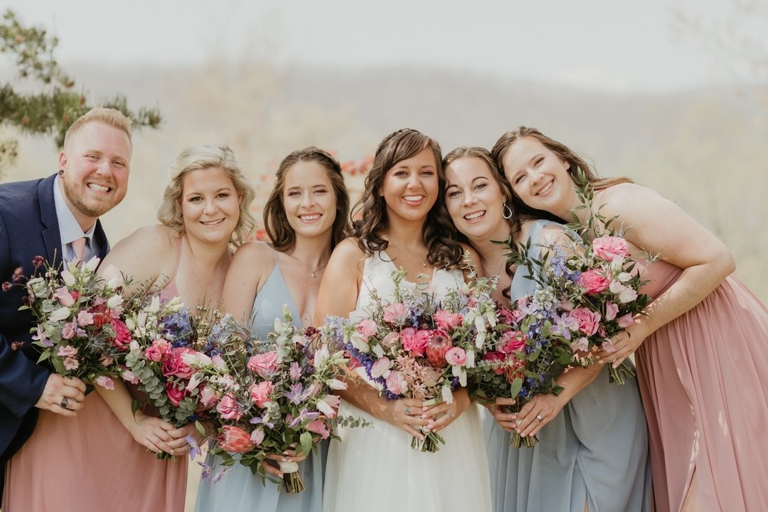Pink and blue, but not a baby shower- yes, we got this! Cue the king proteas, add blush and blues-send it all to The Seclusion and get married! This is one of our most-requested venues and we love working near home. We look forward to meeting you!
No