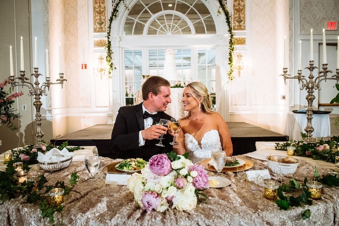 The bridal bouquet is such an integral part of your decor-we like to place it like this, between you for photos. What do you think? We also added ivy to those beautiful mirrors in the Crystal Ballroom. Epic!

Booking 2025 weddings 

#hotelroanoke #ho