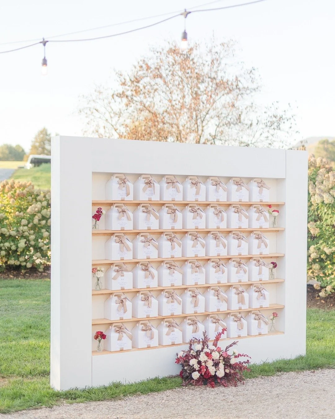 The guest experience was top-notch here. Sarah &amp; Jim pulled out all the stops with custom gifts! And really, it just wouldn't have looked the same without the florals!

2026 couples are on it! Visit www.floralsbykimberly/inquire

Floral gift tabl