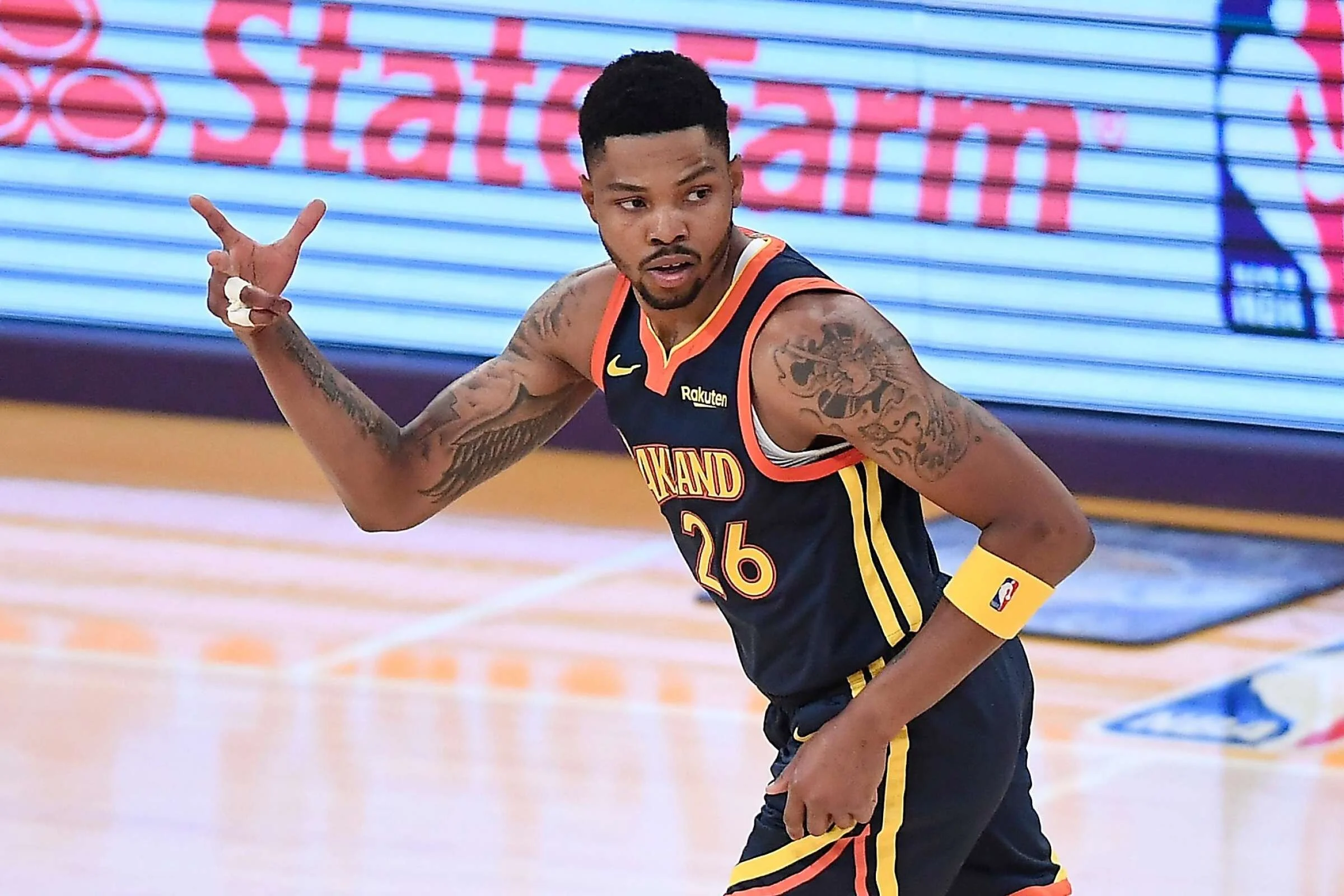 Kent Bazemore agrees to a one-year deal with the Los Angeles Lakers