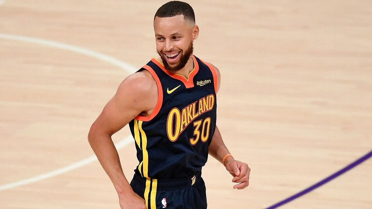 Stephen Curry agrees to four-year, $215M extension with Warriors