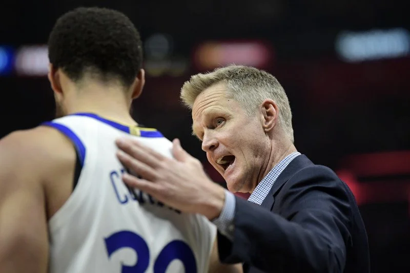Have Steve Kerr's Recent Rotations Been Affecting Steph Curry?
