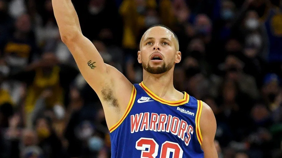 Steph Curry Makes History in Statement Win