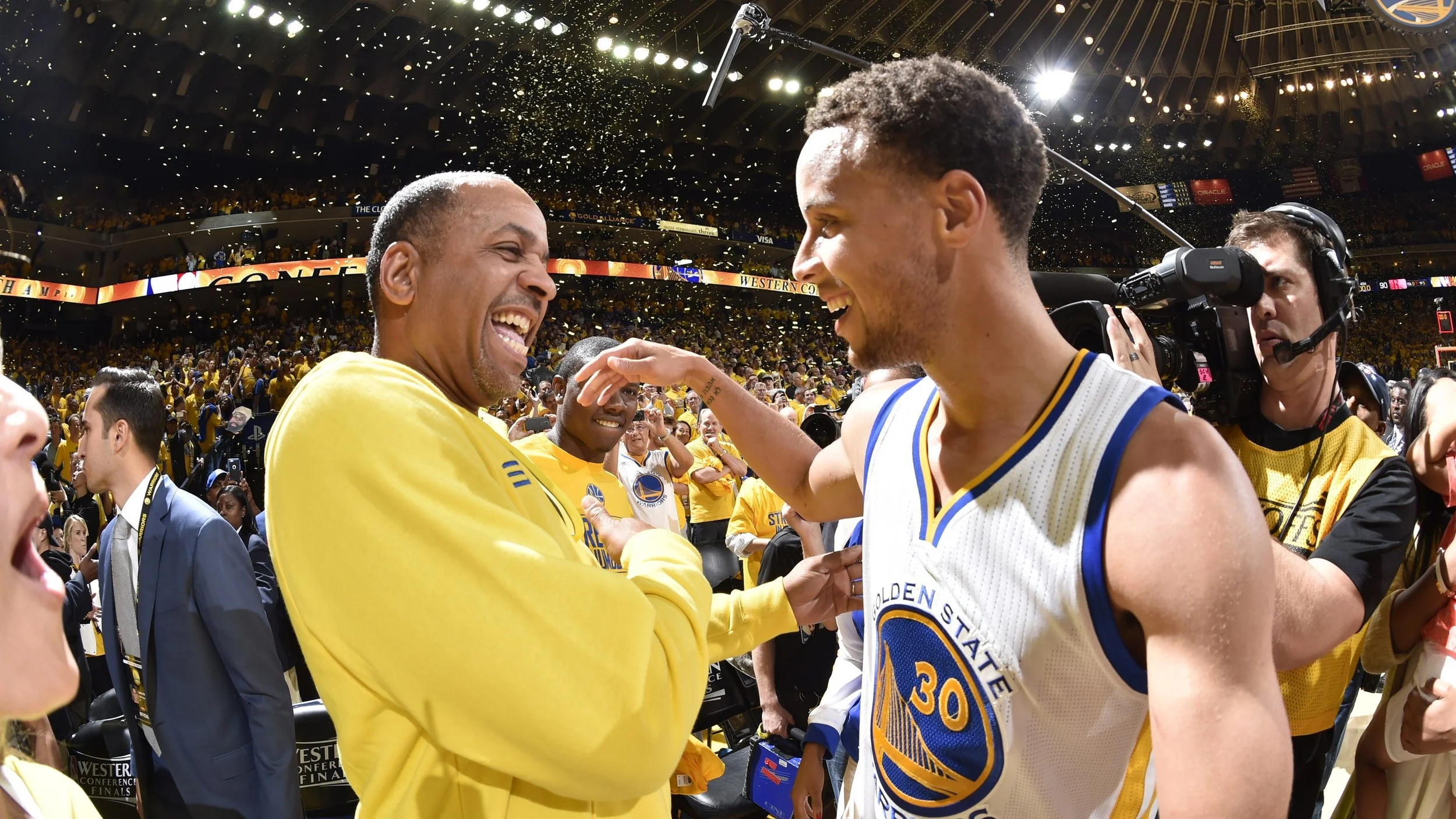 Dell and Steph Just One of Four Father-Son NBA Duos for the Warriors