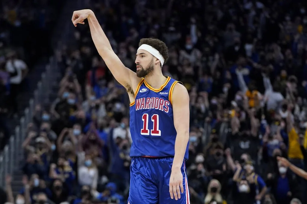 The Splash Brothers take over in crunch time against the Nets 