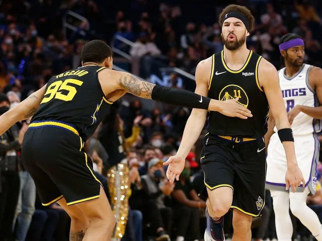 Klay Thompson Gives Kings Flashbacks with Second Quarter Outburst  
