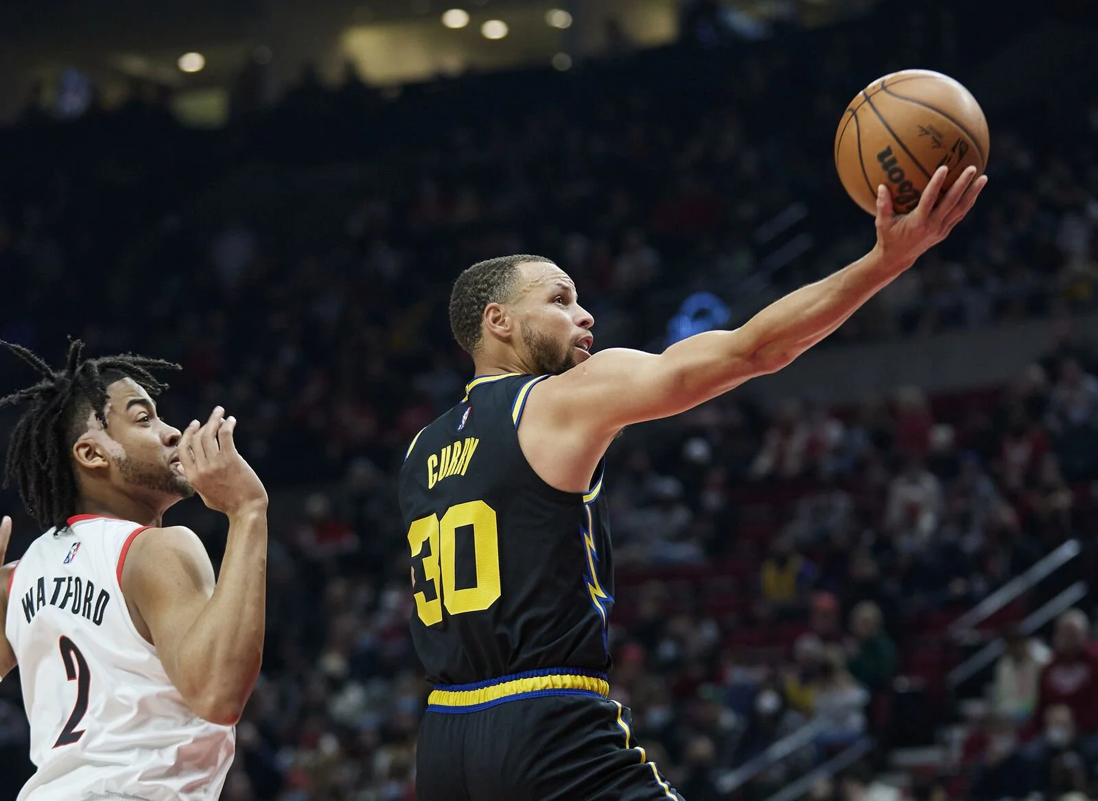 Warriors Trounce Blazers, Tie Franchise Record with Double-Digit Scoring