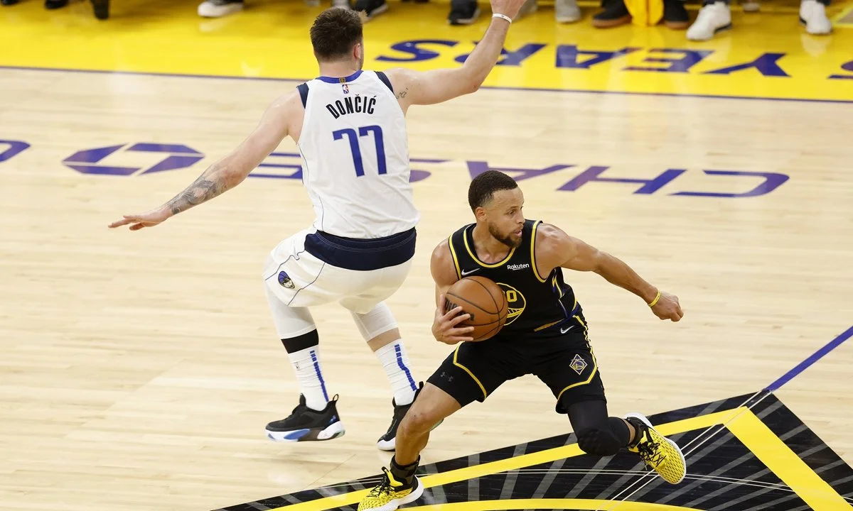Warriors Dismantle Mavericks in Game 1