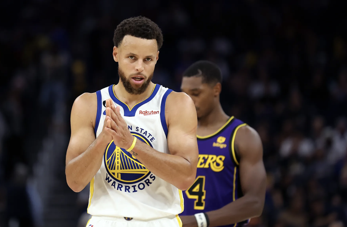 Stephen Curry Continues to Shine Despite Warriors' Early Struggles