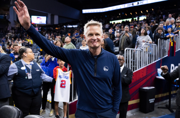 Steve Kerr Signs 2-Year Contract to Return to Warriors
