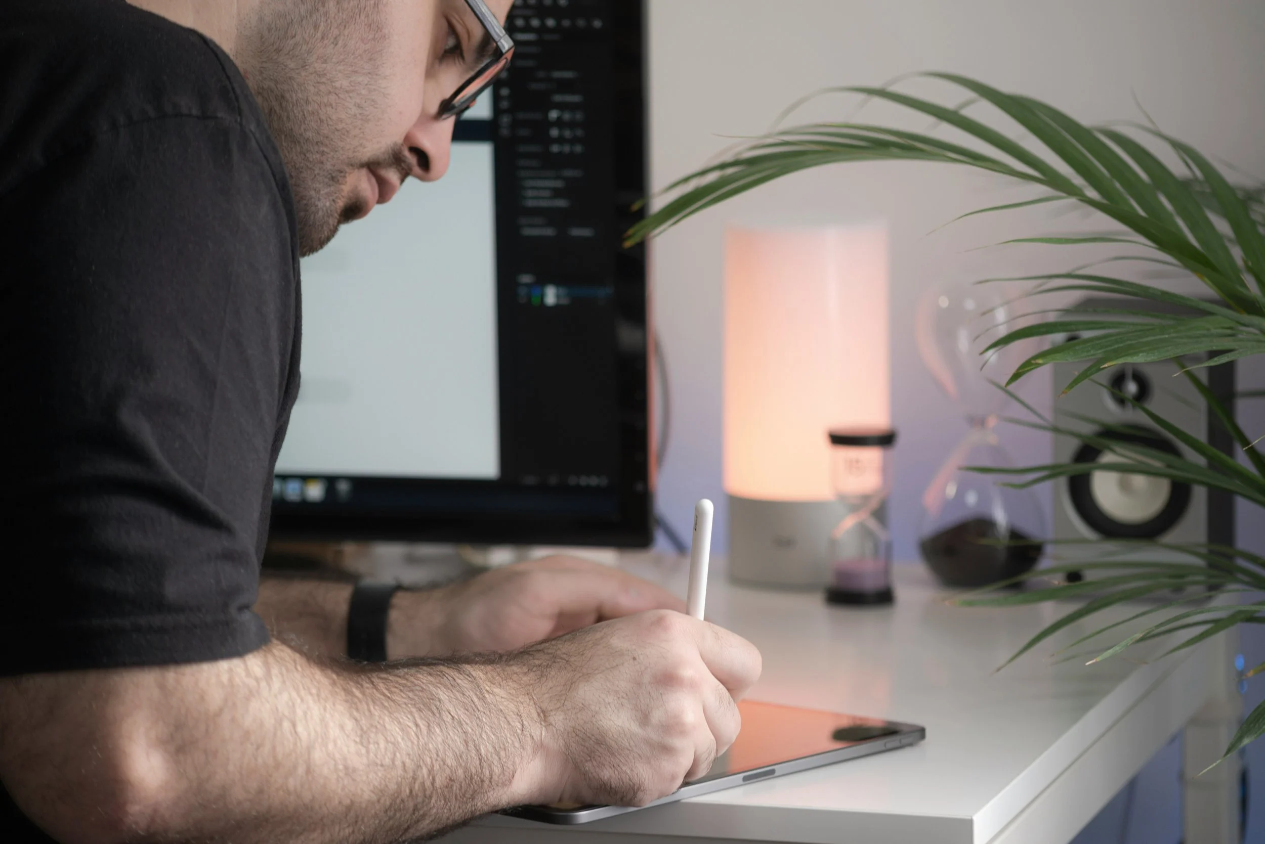 4 Clear Signs Your Brand Identity Needs a Refresh and How to Realign With Confidence