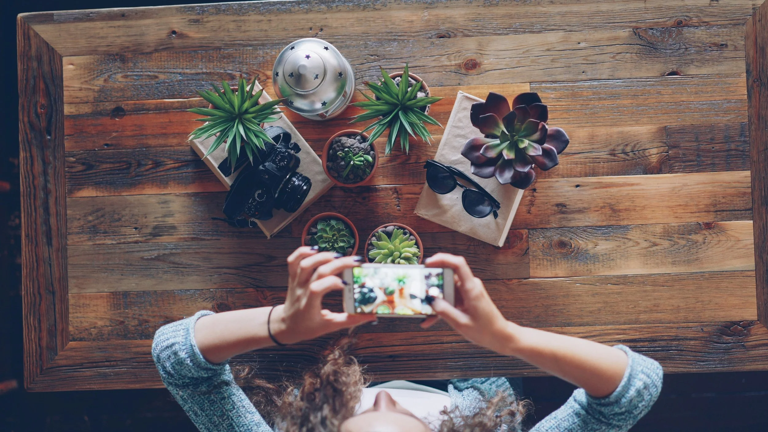 Visual Storytelling in Branding: How Colors, Fonts, and Imagery Shape Your Identity